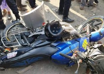 मोटरसाइकललाइ ट्याक्टरले ठक्कर दिँदा महोत्तरीका एक स्वास्थ्यकर्मीको मृ त्यु