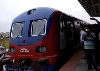 जयनगरबाट जनकपुरधाम आउँदै गरेको रेलमा कि चिएर एक जनाको मृ त्यु
