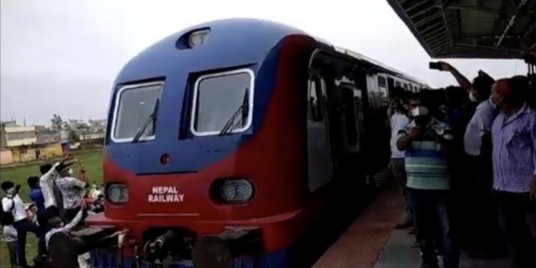 जयनगरबाट जनकपुरधाम आउँदै गरेको रेलमा कि चिएर एक जनाको मृ त्यु