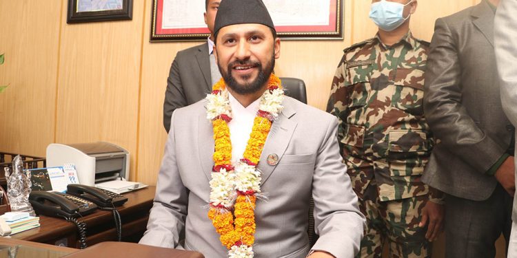 दबाब र प्रभावमा नपरी शान्ति सुव्यवस्था कायम गर्छु : उपप्रधान तथा गृहमन्त्री लामिछाने