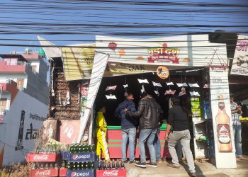 महोत्तरीको बर्दिबासमा एकै रातमा ३ वटा पसलमा चो री