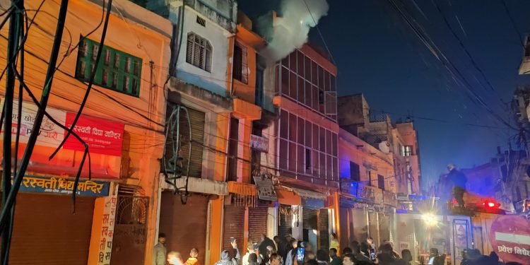जनकपुरधामको जनक चौकस्थित एक पसलमा आगलगी, सबै सामान जलेर नष्ट