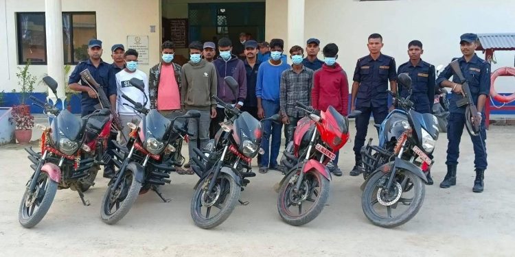 धनुषामा सक्रिय रहेको मोटरसाइकल चोरी गर्ने ग्याङ्ग प्रहरीको फन्दामा