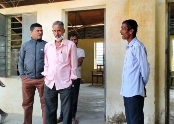 विद्यालयको प्रधानाध्यापकमा श्रीमतीको सट्टा श्रीमान भेटिएपछि…