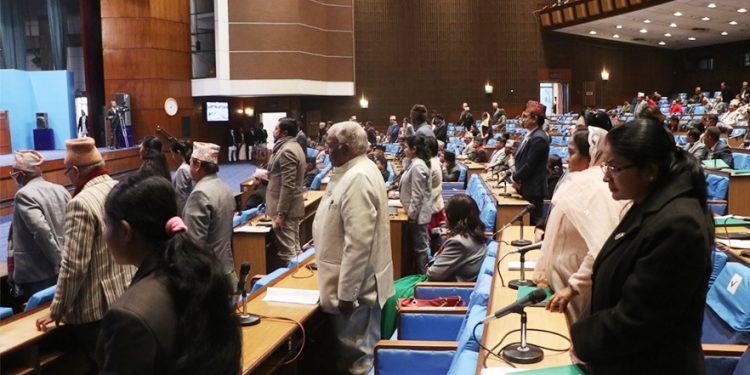 संसदमा सीके राउतले गराए मौन धारण, कोही उठे, कोही बसिरहे