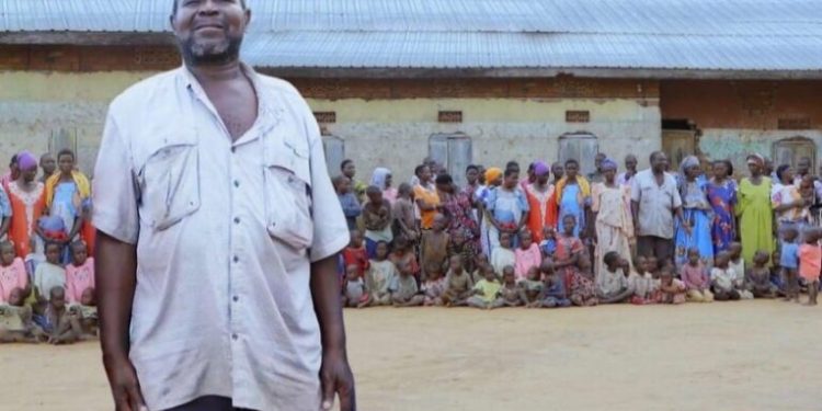 संसारकै सबैभन्दा ठूलो परिवार ! घरमूलीका १० श्रीमती, ९८ छोराछोरी, ५६८ नातिनातिनी