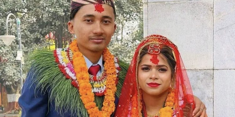 कुमारी आमा निहारिका राजपूत र कुमार बाउ शिवराज श्रेष्ठले गरे जानकी मन्दिरमा विवाह