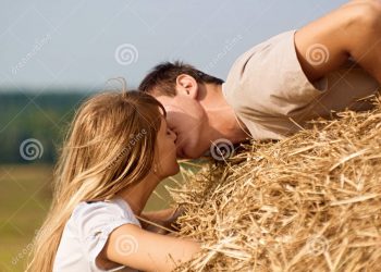 केटीलाई खेतमा एक्लै देखेर जबर्ज स्ती म्वाइँ खाँदा गुम्यो ओठ, टुक्रा लिएर अस्पताल पुगे !