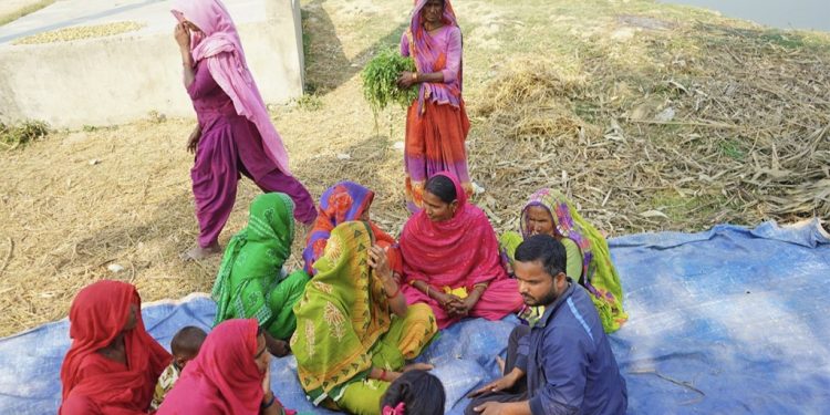 लघुवित्तको ऋण : जति तिरे पनि सकिंदैन