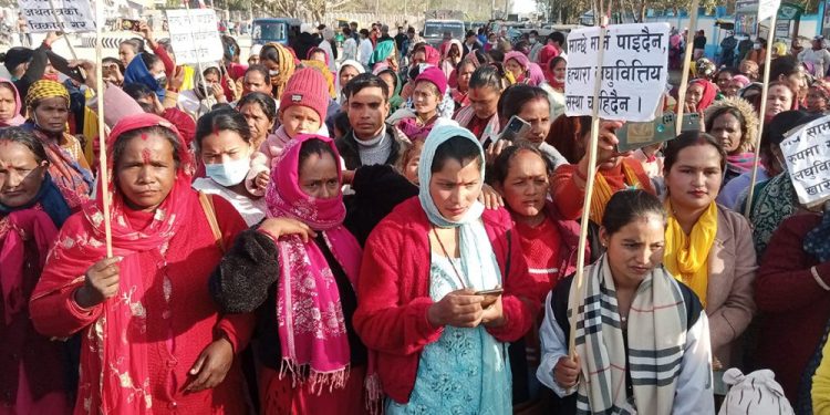 लघुवित्त ७५ प्रतिशत ऋण दिएर १०० प्रतिशत सावाँ–ब्याज असुल्छन्