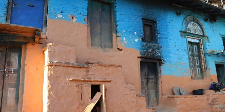 लघुवित्तको ऋणले गाउँ छाडेर बेपत्ता