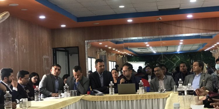 केही सेयरका खेलाडी पसेपछि लघुवित्त बिग्रिए-राष्ट्र बैंक