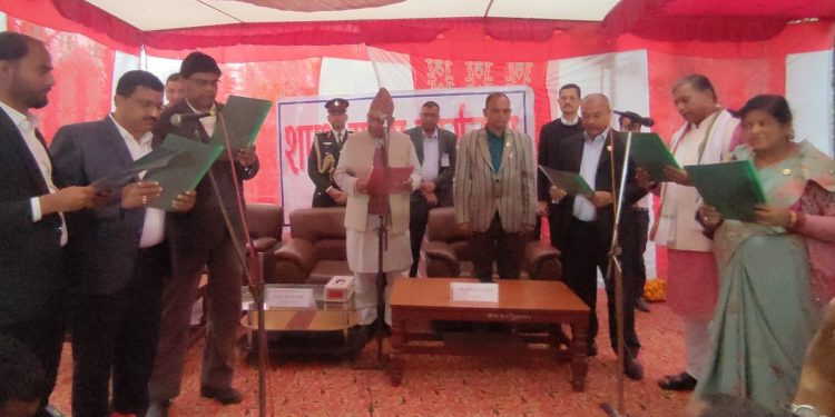 मधेस प्रदेशमा मन्त्रिपरिषद् विस्तार ६ मन्त्री र ३ राज्यमन्त्री नियुक्त,मन्त्रीहरुले लिए पद तथा गोपनीयताको सपथ