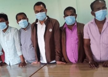 महोत्तरीबाट १४ लाख भारुसहित ९ जना प क्राउ