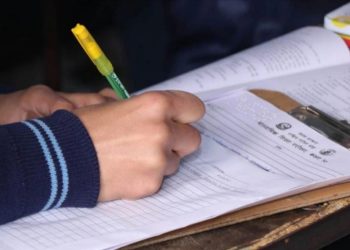 मधेस प्रदेश : प्रश्नपत्र बाहिरिएको विषयमा मोबाइलसहित २ जना प क्राउ