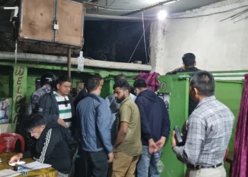 जनकपुरधाम ११ का वडा अध्यक्ष र सचिव घुस सहित पक्राउ (भिडियोसहित)