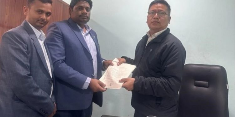 अ श्लील भिडियो बनाएर ब्ल्याकमेल गरेको भन्दै पूर्वमन्त्री खानद्वारा साइबर ब्युरोमा उजुरी