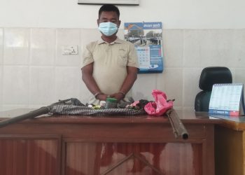 महोत्तरीको जंगलमा सिकार गर्न गएका एक जना भरुवा बन्दुकसहित प क्राउ