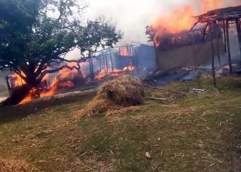 महोत्तरीमा आगलागी हुँदा ८ घर जलेर न ष्ट