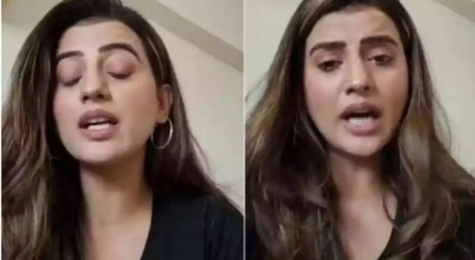 भोजपुरी नायिका अक्षरा सिंहले दोस्रो एसएमएस लिक भएपछि भनिन्, ‘के म पनि पासो लगाऊँ ?’