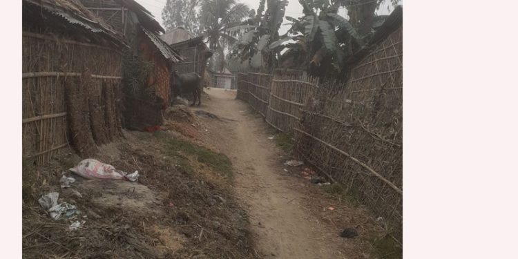 सप्तरीको महदेवा गाउँपालिकामा सार्वजनिक बाटो अवरुद्ध