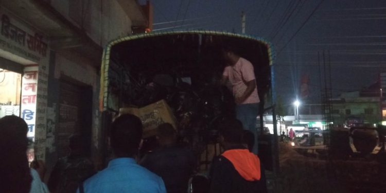 धनुषाको जनकपुरधाम बाट अनलाइनबाट ठगी धन्दा चलाउने गिरोहका ९ युवतीसहित २३ जना प क्राउ