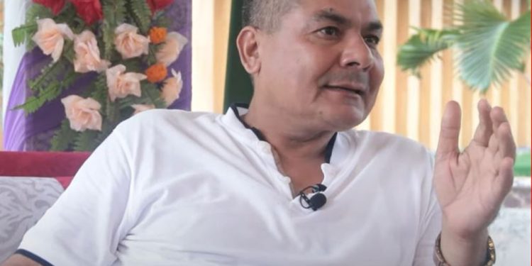 दुर्गा प्रसाईं भन्छन्– ‘विदेश रोजगारीमा जानेहरुले दुईवटा पासपोर्ट र नागरिकता पाउनुपर्छ’