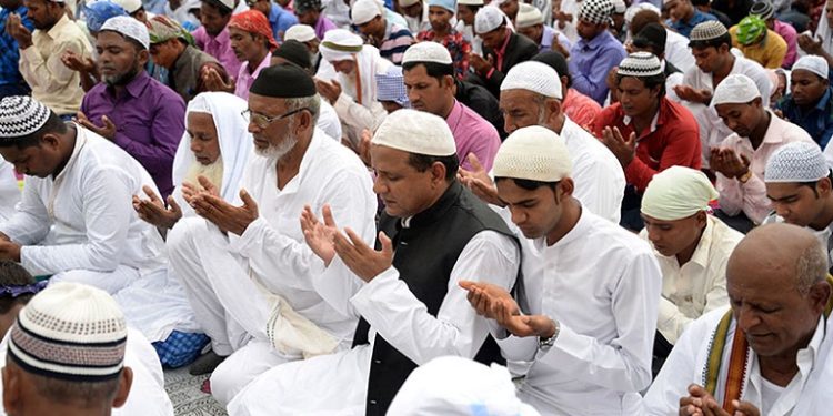 ईस्लाम धर्मावलम्वीहरुले आज इदुलफित्र पर्व मनाउँदै,मधेश प्रदेशका मुख्यमन्त्रीद्वारा ईदको शुभकामना