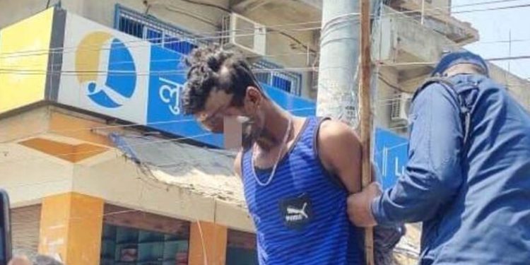 महोत्तरीमा रमजान पर्व मनाउन काम गरेको ज्याला माग्दा पोलमा बाँधेर कालोमासो दल्ने र कु टपिट गर्ने ठेकेदार प क्राउ,यसरी घटेको थियो घटना