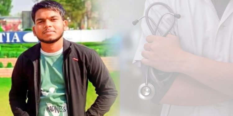 महोत्तरीको जलेश्वरका महादेव पासमान जसले किताब सापटी मागेरै एमबिबिएसमा ‘फुल स्करलसिप’ पाए