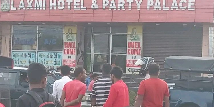 मधेस प्रदेश : यौ नधन्दा चलाएको आरोपमा होटल सञ्चालकसहित आठ जना प क्राउ
