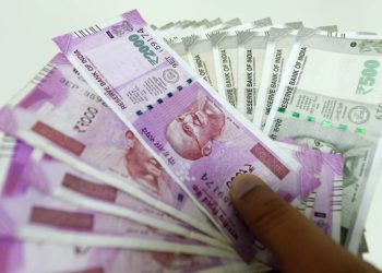 मधेस प्रदेश : स्रोत नखुलेको भारतीय रुपैयाँसहित प क्राउ