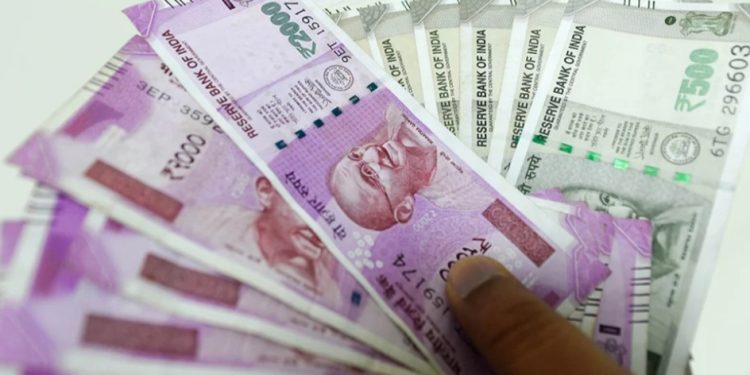 मधेस प्रदेश : स्रोत नखुलेको भारतीय रुपैयाँसहित प क्राउ