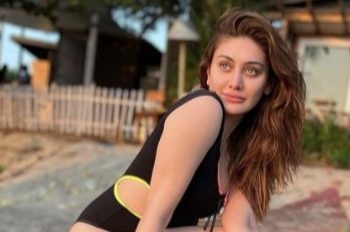 २१ बर्ष पछि पनि उस्तै हट र ग्लामरस ‘काँटा लगा गर्ल’(फोटोफिचर)