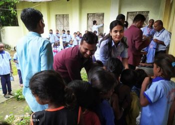 महालक्ष्मी बिकास बैंक लिमिटेडले लहान शाखाद्वारा १५० जना बालबालिकाहरुलाई टिसर्ट सहयोग