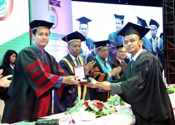 डा.साह बंगलादेशको राष्ट्रपतिबाट पाए सर्वोत्कृष्ट सम्मान