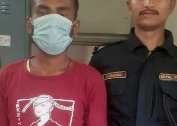 धनुषा : यातायात कार्यालय जनकपुरधामबाट एक जना बिचौलिया प क्राउ