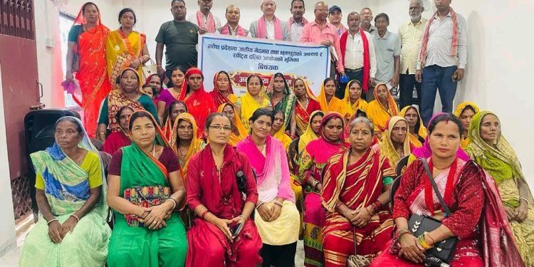 पालिकामा प्रमुख र उपप्रमुखसँग दलितहरुको समस्या समाधानका लागि पहल गर्ने राष्ट्रिय दलित आयोग अध्यक्ष देवराज विश्वकर्माको प्रतिबद्धता