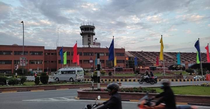 सुरुक्षा व्यवस्थालाई चुनौती दिँदै सुन भित्रियो