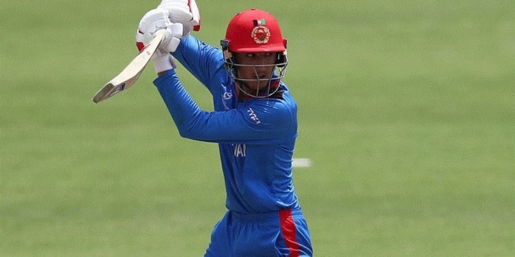 क्रिकेटमा गजबको कीर्तिमान : एकै ओभरमा सातवटा छक्का !