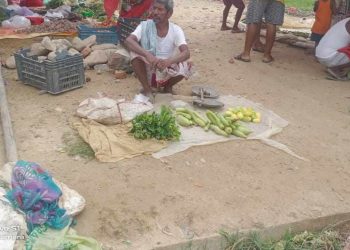 सिरहा बजारको खुद्रा व्यापारी बट्टीको मारमा