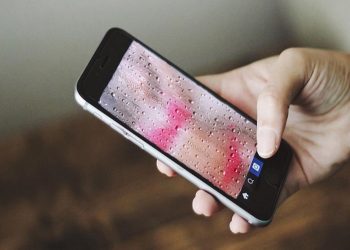 प्रेमिकाको न ग्न तस्वीर पो र्न साइटमा राख्ने आरोपीलाई प्रहरीले मलेसियाबाट ल्यायो