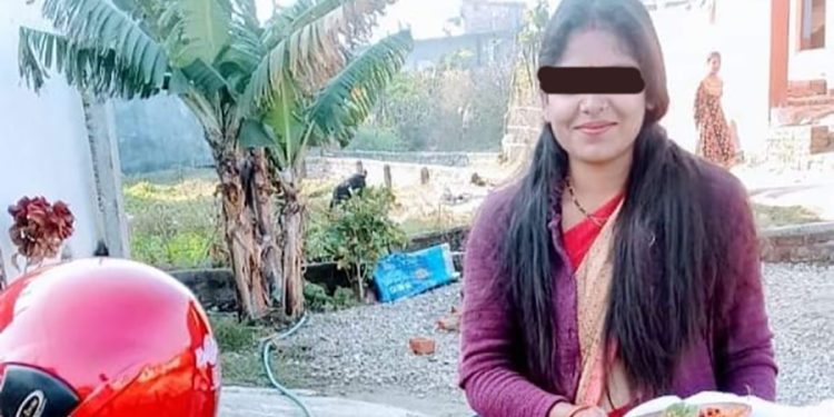 सिरहाबाट एक मिटरब्याजी महिला सुजाता साह प क्राउ