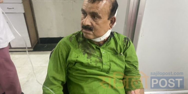 कांग्रेस सहमहामन्त्री महेन्द्र यादव माथि खुकुरी प्रहार
