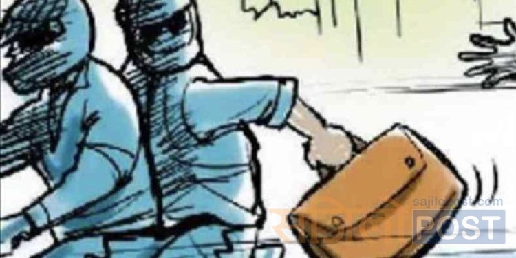 मधेस प्रदेश : हतियार देखाएर सहकारीका कर्मचारीबाट लुटियो पाँच लाख