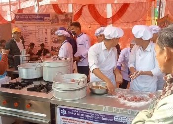 महोत्तरीको बर्दिबासामा सडक खाना महोत्सव
