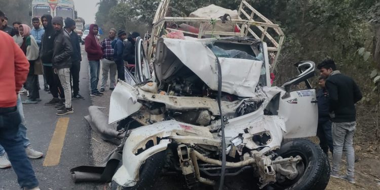 मधेश प्रदेश : बुलेरो र ट्रक ठोक्किँदा दुई जनाको मृत्यु, तीन घाइते