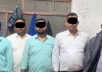 दाईजोमा सुनको सिक्री नदिएको भन्दै बिहे रद्द गर्ने बेहुला सहित ५ जनालाई पर्सा प्रहरीले गर्यो सार्वजनिक