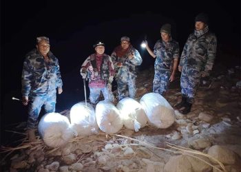 सप्तकोशी नदीबाट डुंगामा लैजाँदै गरेको १६४ किलो गाँजा बरामद