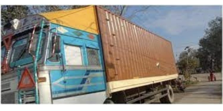 चाेरीकाे ट्रकसहित चालक र सहचालक प्रहरी नियन्त्रणमा